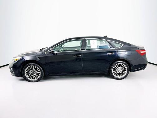 Black 2017 Toyota Avalon XLE