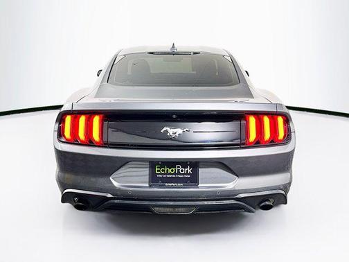 2022 Ford Mustang EcoBoost