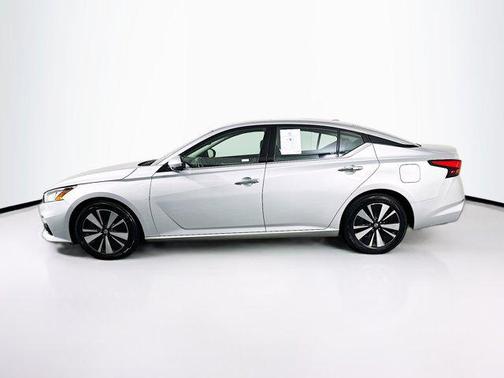 Brilliant Silver Metallic 2020 Nissan Altima 2.5 SL