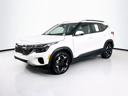 Snow White Pearl 2025 Kia Seltos S