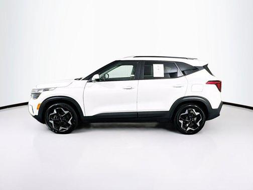 Snow White Pearl 2025 Kia Seltos S