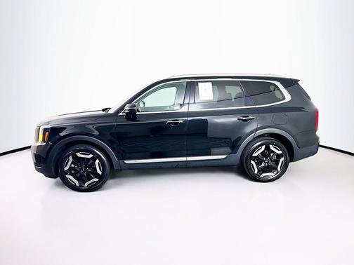 Ebony Black 2025 Kia Telluride S