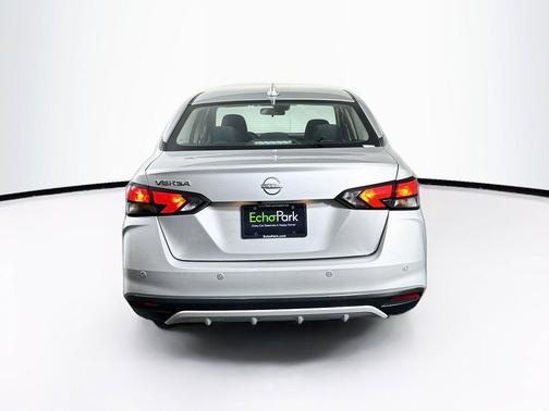 Brilliant Silver Metallic 2025 Nissan Versa 1.6 SV