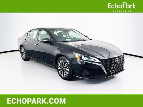 Super Black 2025 Nissan Altima SV