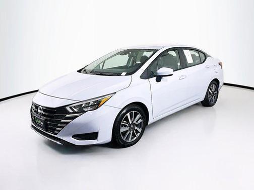 Gray Sky Pearl 2025 Nissan Versa 1.6 SV