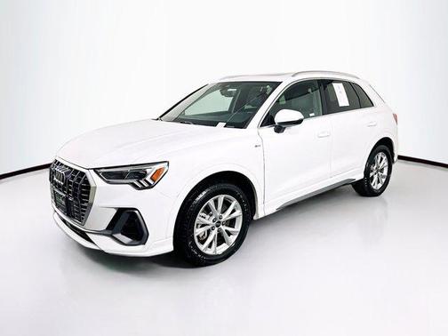 2024 Audi Q3 S line Premium