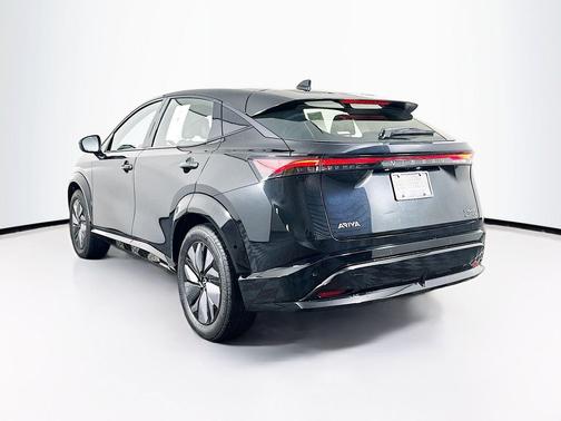 Black Diamond Pearl 2024 Nissan ARIYA ENGAGE