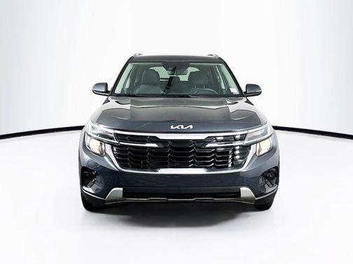 Gravity Gray 2025 Kia Seltos S