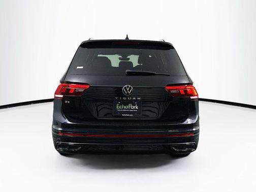 Deep Black Pearl 2022 Volkswagen Tiguan 2.0T SE R-Line Black