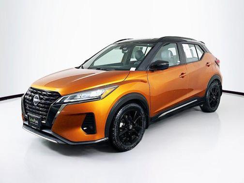 2022 Nissan Kicks SR