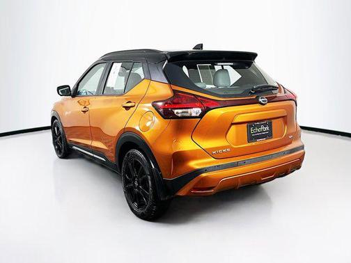 2022 Nissan Kicks SR