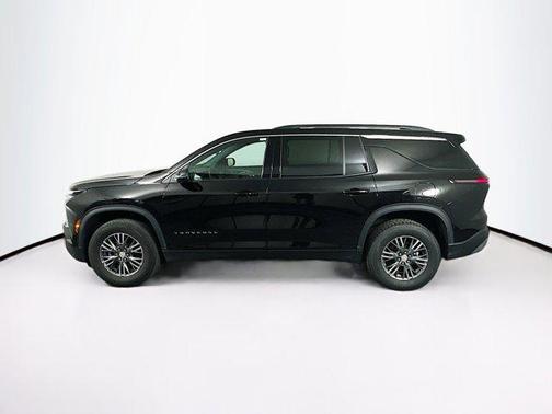 Mosaic Black Metallic 2024 Chevrolet Traverse LT