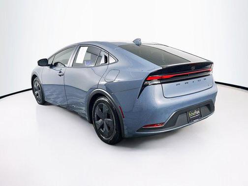 2025 Toyota Prius LE