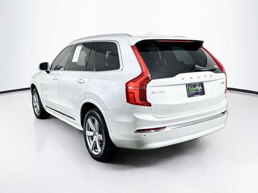 Crystal White Metallic 2024 Volvo XC90 Core Bright Theme