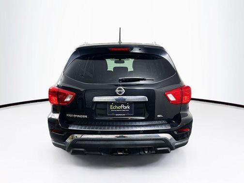 2017 Nissan Pathfinder SL