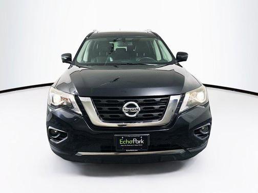 2017 Nissan Pathfinder SL