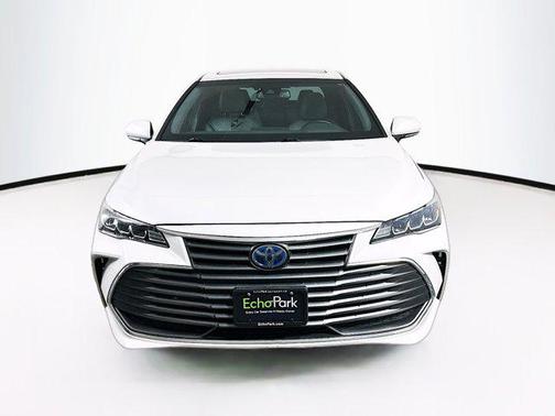 Wind Chill Pearl 2019 Toyota Avalon Hybrid XLE