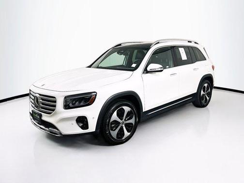 Polar White 2025 Mercedes-Benz GLB 250 4MATIC