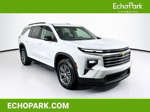 Summit White 2025 Chevrolet Traverse LT