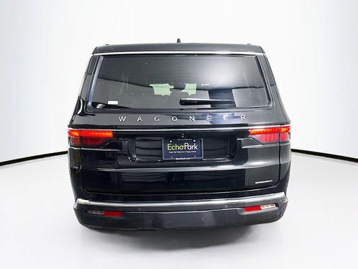 Diamond Black Crystal Pearlcoat 2022 Jeep Wagoneer Series III