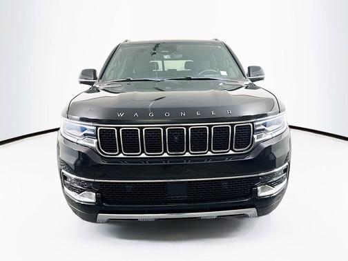 Diamond Black Crystal Pearlcoat 2022 Jeep Wagoneer Series III