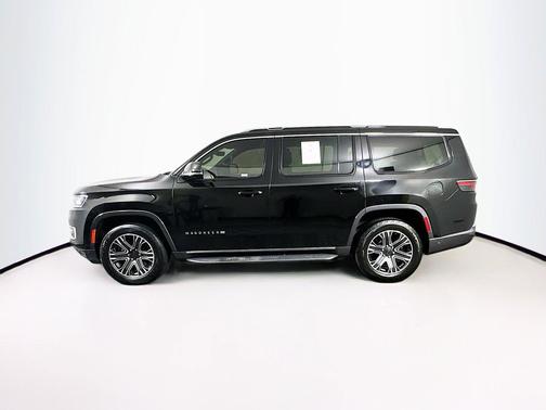 Diamond Black Crystal Pearlcoat 2022 Jeep Wagoneer Series III