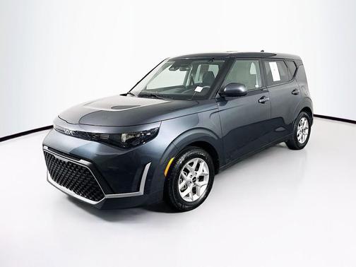 Gravity Gray 2025 Kia Soul LX