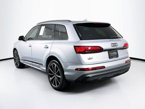 2023 Audi Q7 55 Premium Plus