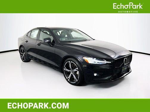 2024 Volvo S60 Plus Dark Theme