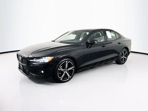 2024 Volvo S60 Plus Dark Theme