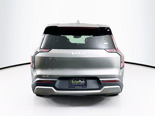 2024 Kia EV9 Light Long Range