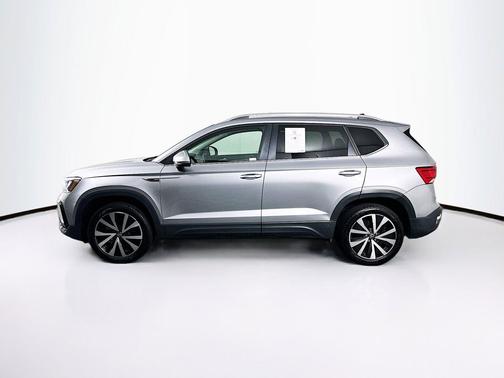 Platinum Gray Metallic 2024 Volkswagen Taos SE