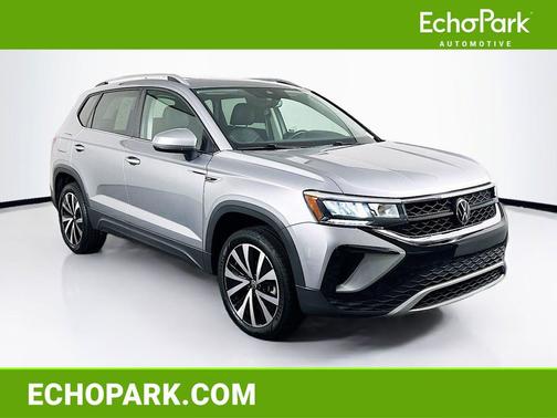 Platinum Gray Metallic 2024 Volkswagen Taos SE