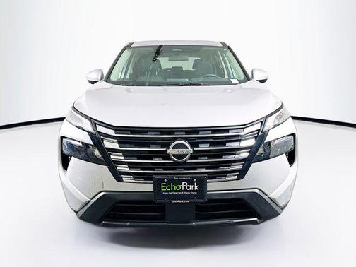 Brilliant Silver Metallic 2025 Nissan Rogue SV