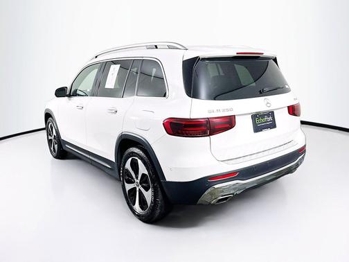Polar White 2025 Mercedes-Benz GLB 250 4MATIC