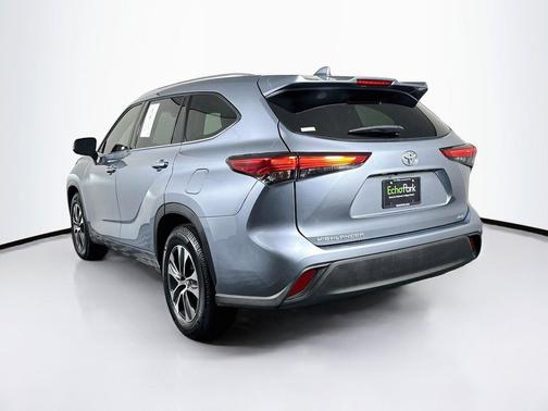 Gray 2020 Toyota Highlander XLE