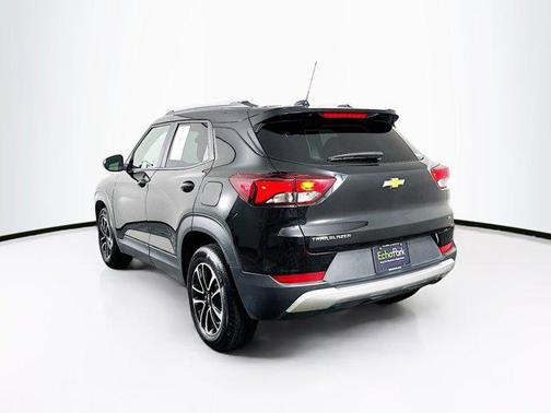 Mosaic Black Metallic 2025 Chevrolet Trailblazer LT