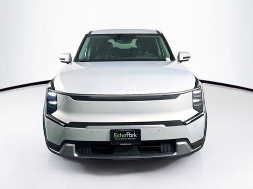 Ivory Silver 2024 Kia EV9 Light Long Range