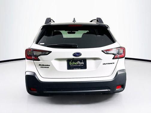 Crystal White Pearl 2025 Subaru Outback Onyx Edition