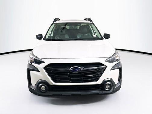 Crystal White Pearl 2025 Subaru Outback Onyx Edition