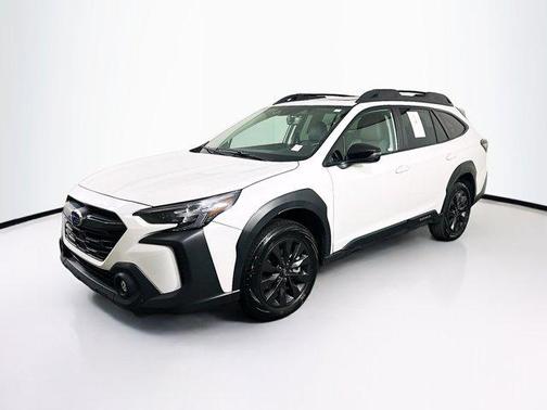 Crystal White Pearl 2025 Subaru Outback Onyx Edition