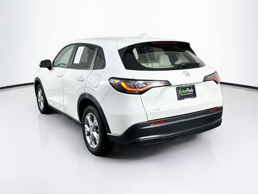 Platinum White Pearl 2024 Honda HR-V LX