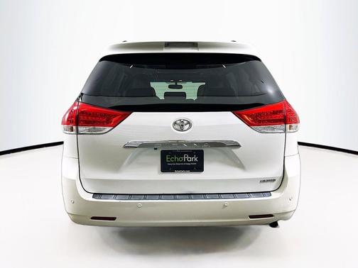 Blizzard Pearl 2013 Toyota Sienna Limited