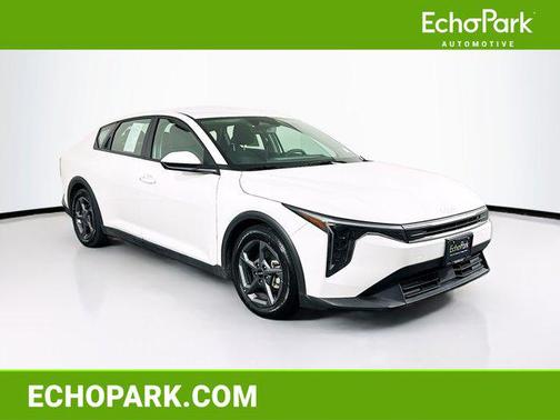 Snow White Pearl 2025 Kia K4 LXS
