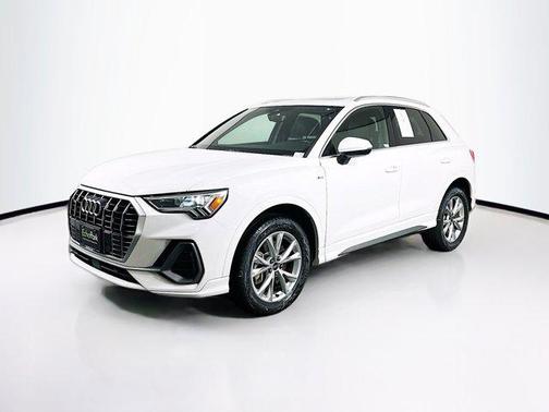 2023 Audi Q3 S line Premium
