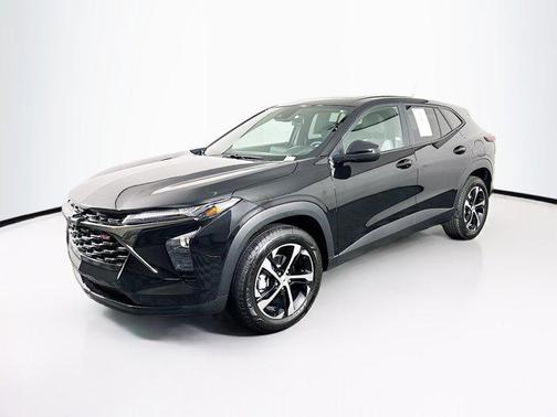 Mosaic Black Metallic 2025 Chevrolet Trax 1RS