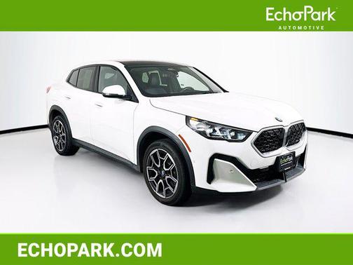Mineral White Metallic 2025 BMW X2 xDrive28i