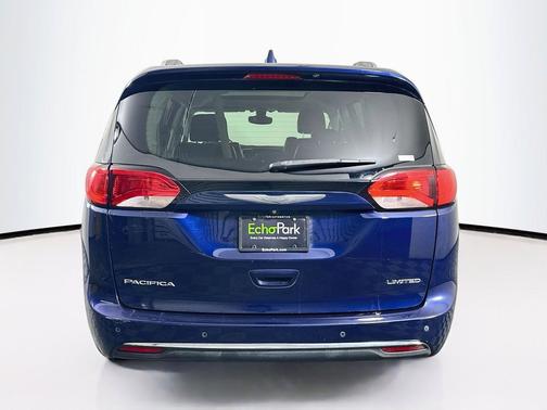 Jazz Blue Pearlcoat 2017 Chrysler Pacifica Limited