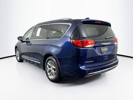 Jazz Blue Pearlcoat 2017 Chrysler Pacifica Limited