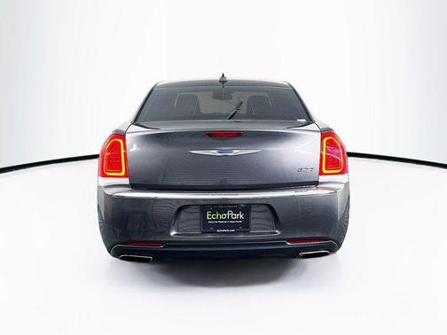 2018 Chrysler 300 Touring